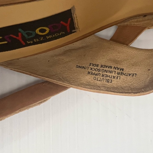 Everybody by BZ MODA block heel sandals color: Tan Sz: 39 European size - Picture 8 of 8